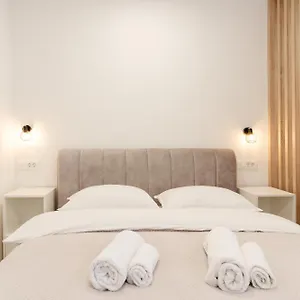 Classy & Cozy 2 Apartment